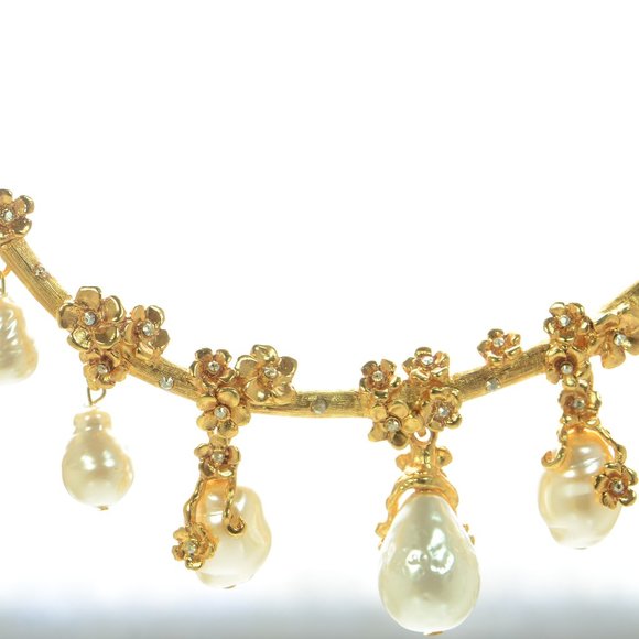 Oscar de la Renta Pearl & Crystal Floral Necklace - Picture 8 of 10